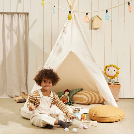 Tente tipi blanc cassé pour enfant Kid's Concept.