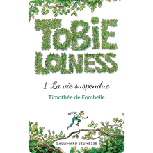  Carte Audio "Tobie Lolness - La Vie Suspendue" - Yoto | Découvrez le premier tome de l’aventure fascinante de Tobie Lolness, un garçon d'1,5 mm vivant dans un arbre immense, un monde miniature où danger et mystère s'entrelacent 🌿🌎. Écrit par Timothée de Fombelle, ce roman jeunesse captivant et poétique transporte les jeunes lecteurs dès 9 ans dans une épopée écologique et palpitante 🌳✨. Compatible avec le lecteur Yoto Player, cette histoire audio immersive séduira les amateurs de fantasy et de récits d’a