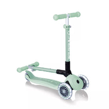  Trottinette 3 roues lumineuses vert pistache Globber