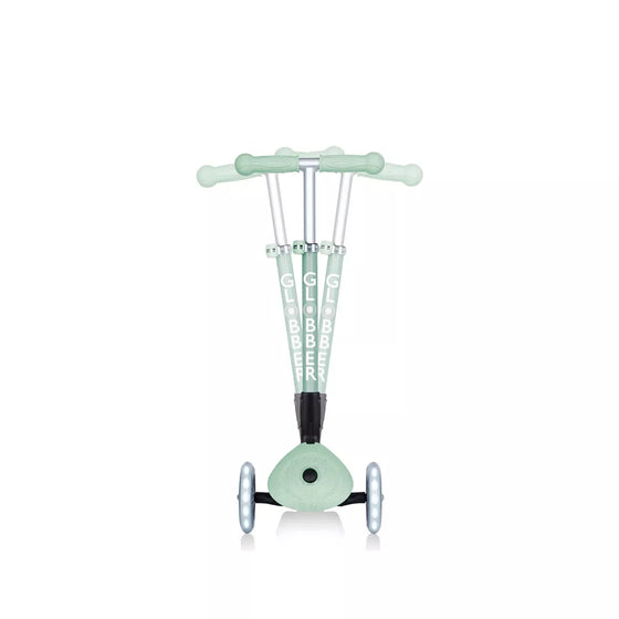 Trottinette 3 roues lumineuses vert pistache Globber