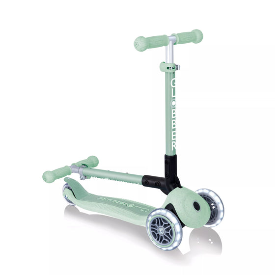 Trottinette 3 roues lumineuses vert pistache Globber