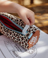 Trousse scolaire Hello Hossy motif léopard avec zip bleu