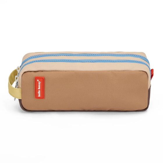 Trousse Hello Hossy Mini Walnut beige et marron avec deux fermetures zippées bleues