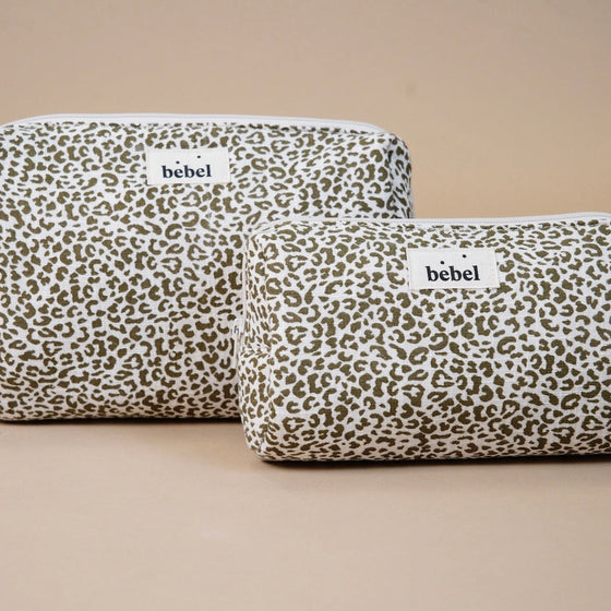 Trousse de toilette Bebel motif léopard kaki en coton Oeko-Tex