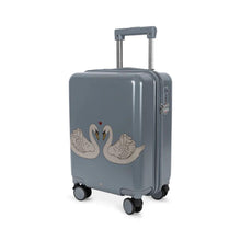  valise cabine de voyage swan blue, konges slojd. Parfait pour partir en vacances !