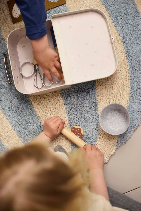 Valisette pâtissier en bois Filibabba avec ustensiles et emporte-pièces pour enfants