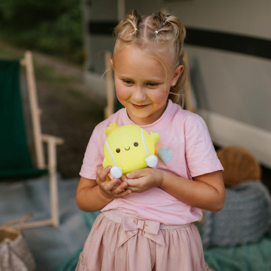 Veilleuse rechargeable balle de tennis lumineuse verte – Mary’s