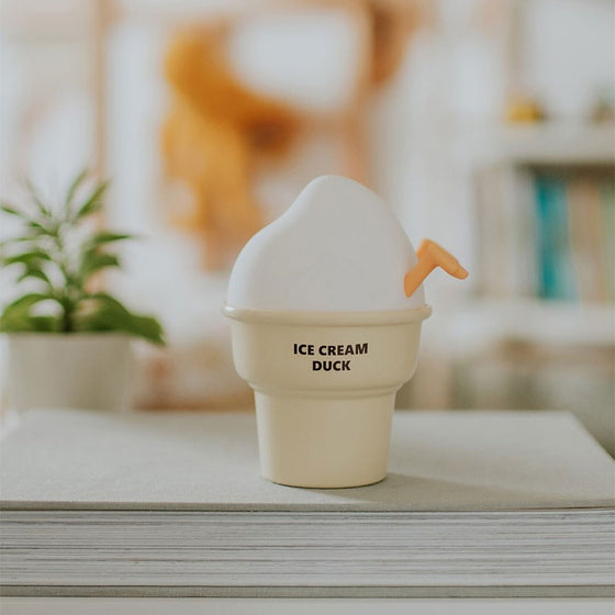 Veilleuse rechargeable Ice Cream Duck en forme de glace avec pattes de canard – Mary’s