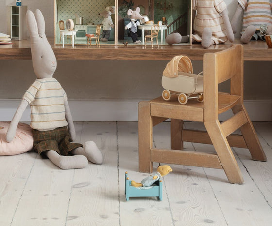 Lit à bascule en bois pour bébé souris - bleu - Maileg
